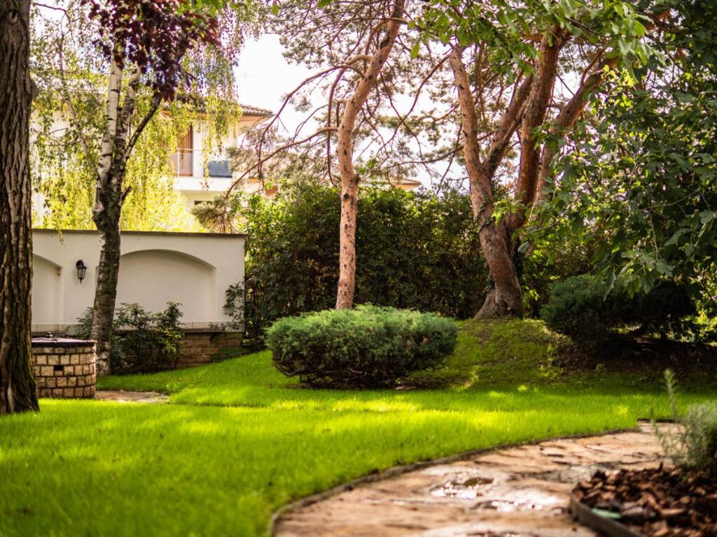 Fuege Villa Luxury & Wellness Balatonfured Exterior photo