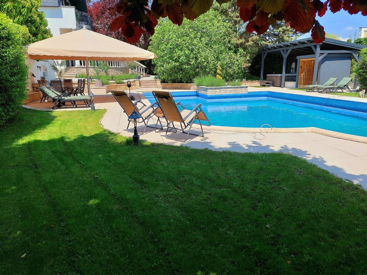 Fuege Villa Luxury & Wellness Balatonfured Exterior photo