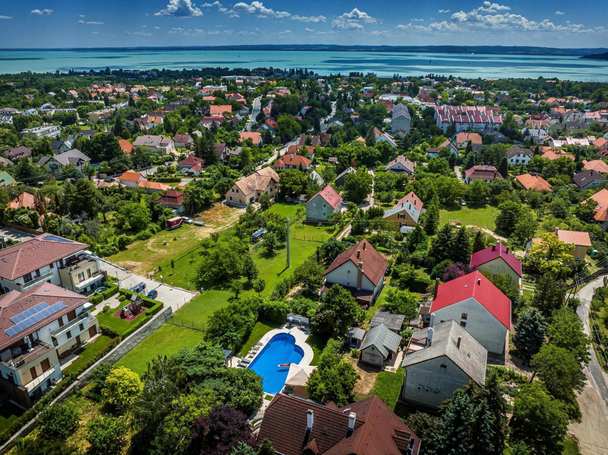 Fuege Villa Luxury & Wellness Balatonfured Exterior photo